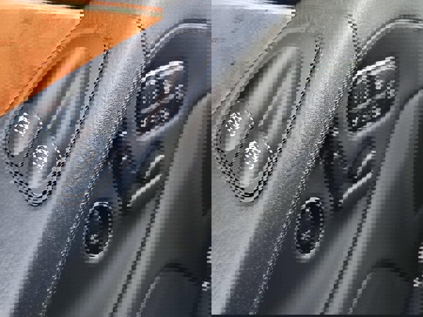 Used 2009 Mercedes-Benz SL 550 image 23