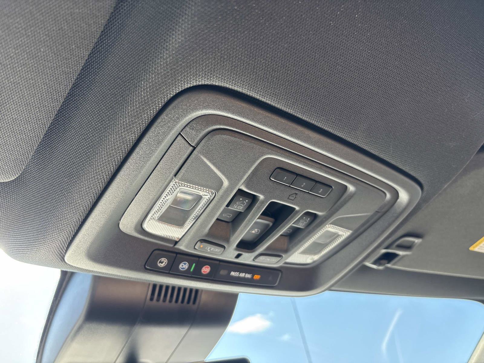 Used 2023 Chevrolet Silverado 1500 High Country w/ Technology Package image 26