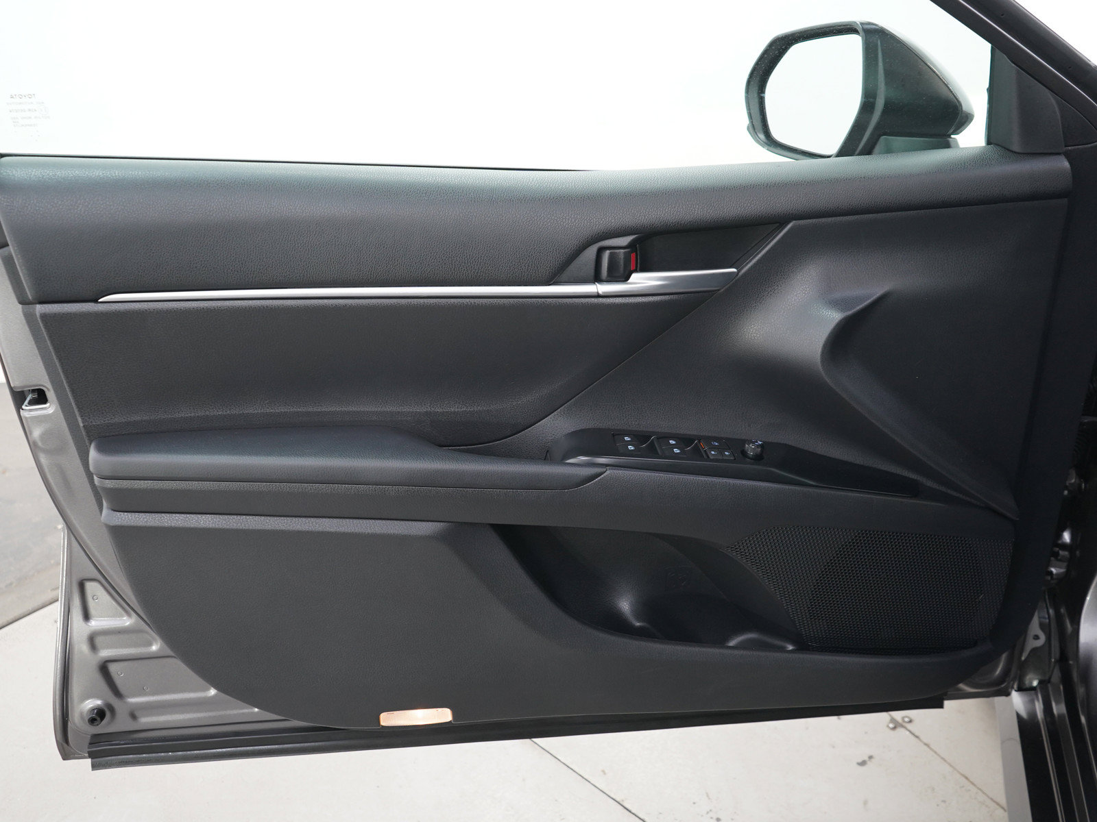 Used 2019 Toyota Camry LE FWD image 18