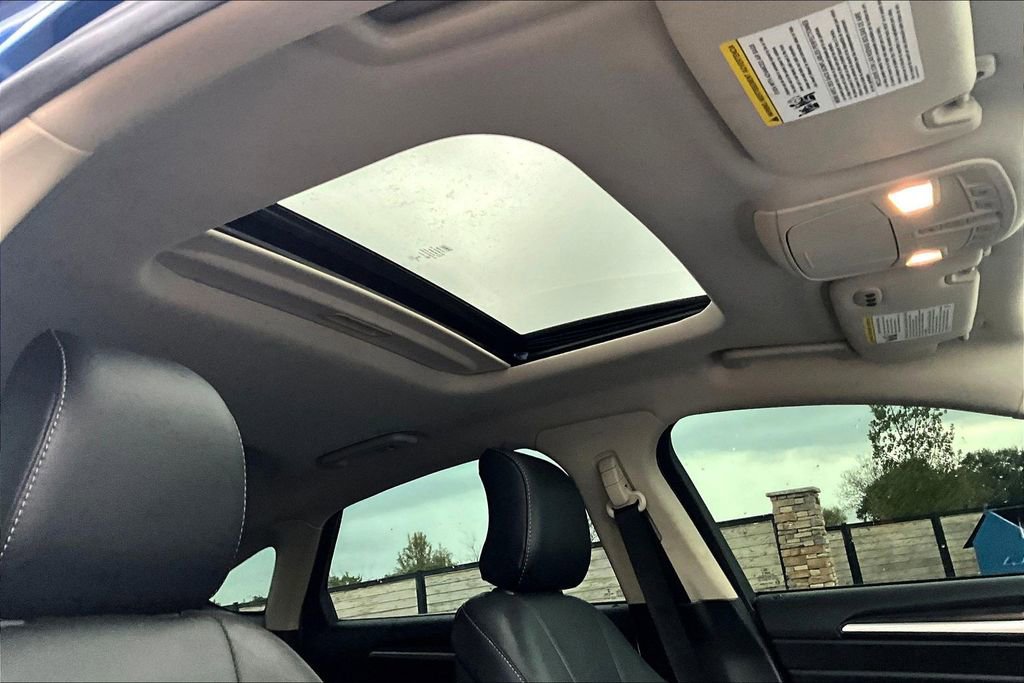 Used 2018 Ford Fusion Titanium image 14