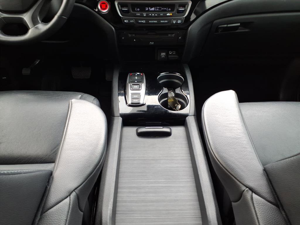 Used 2021 Honda Pilot Touring image 18