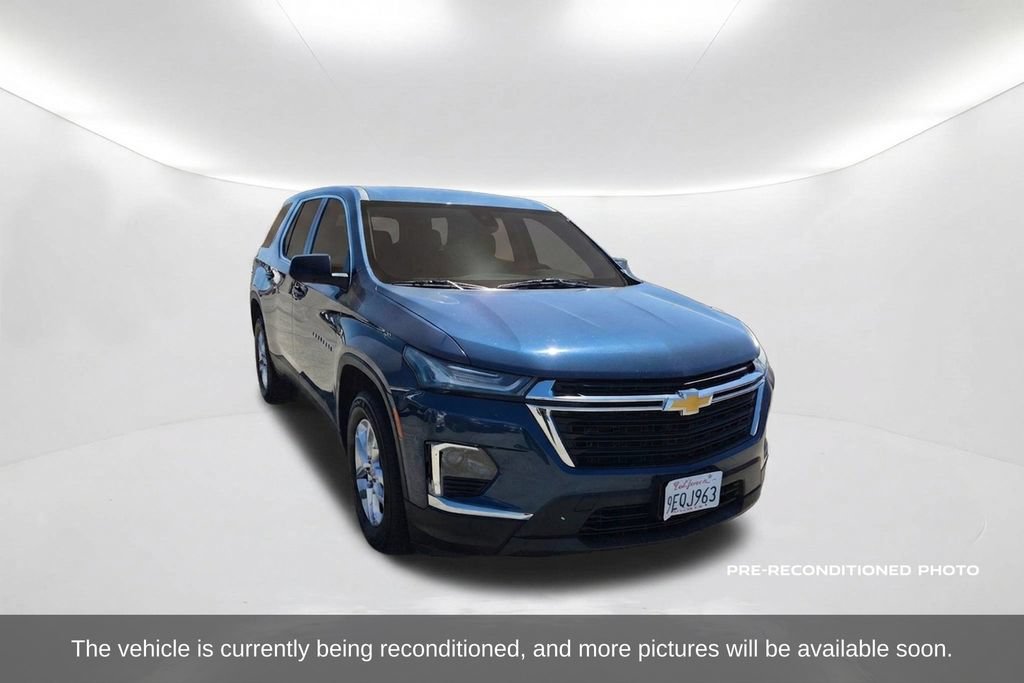 Used 2022 Chevrolet Traverse LS FWD image 3