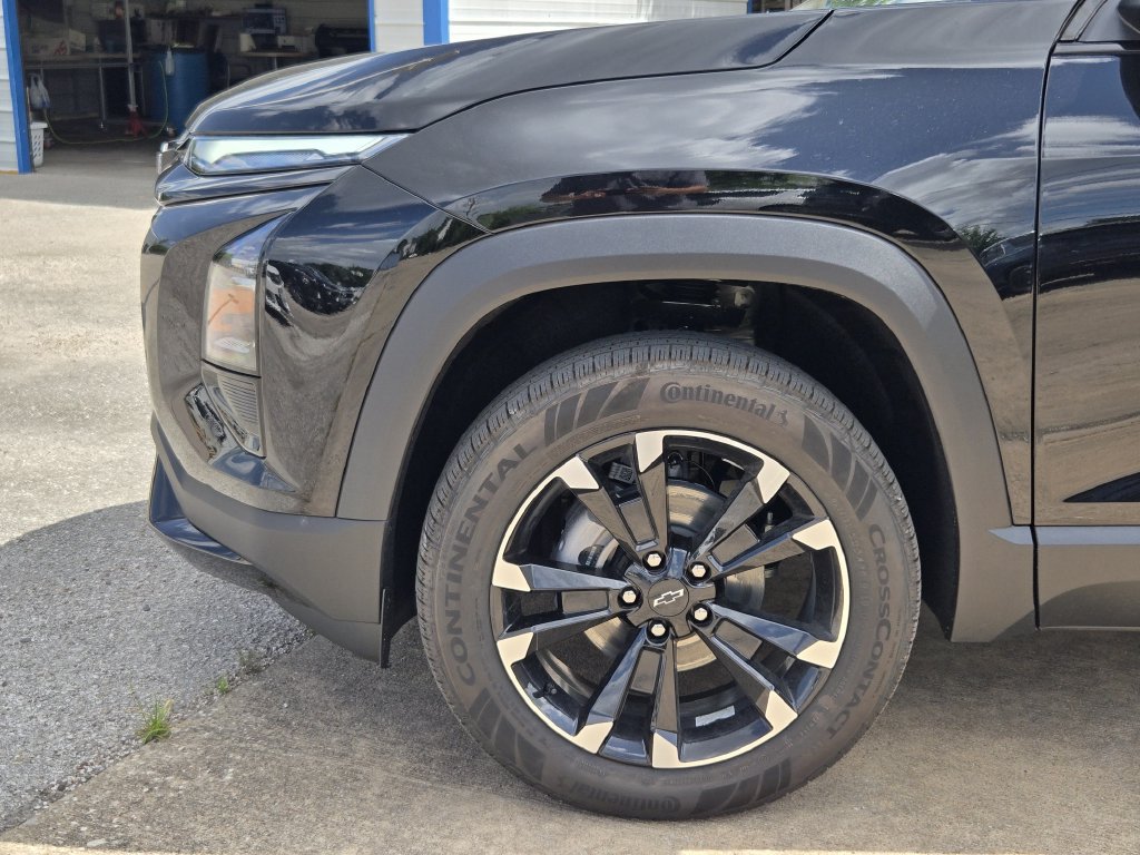 New 2026 Chevrolet Equinox RS w/ Convenience Package III FWD image 9