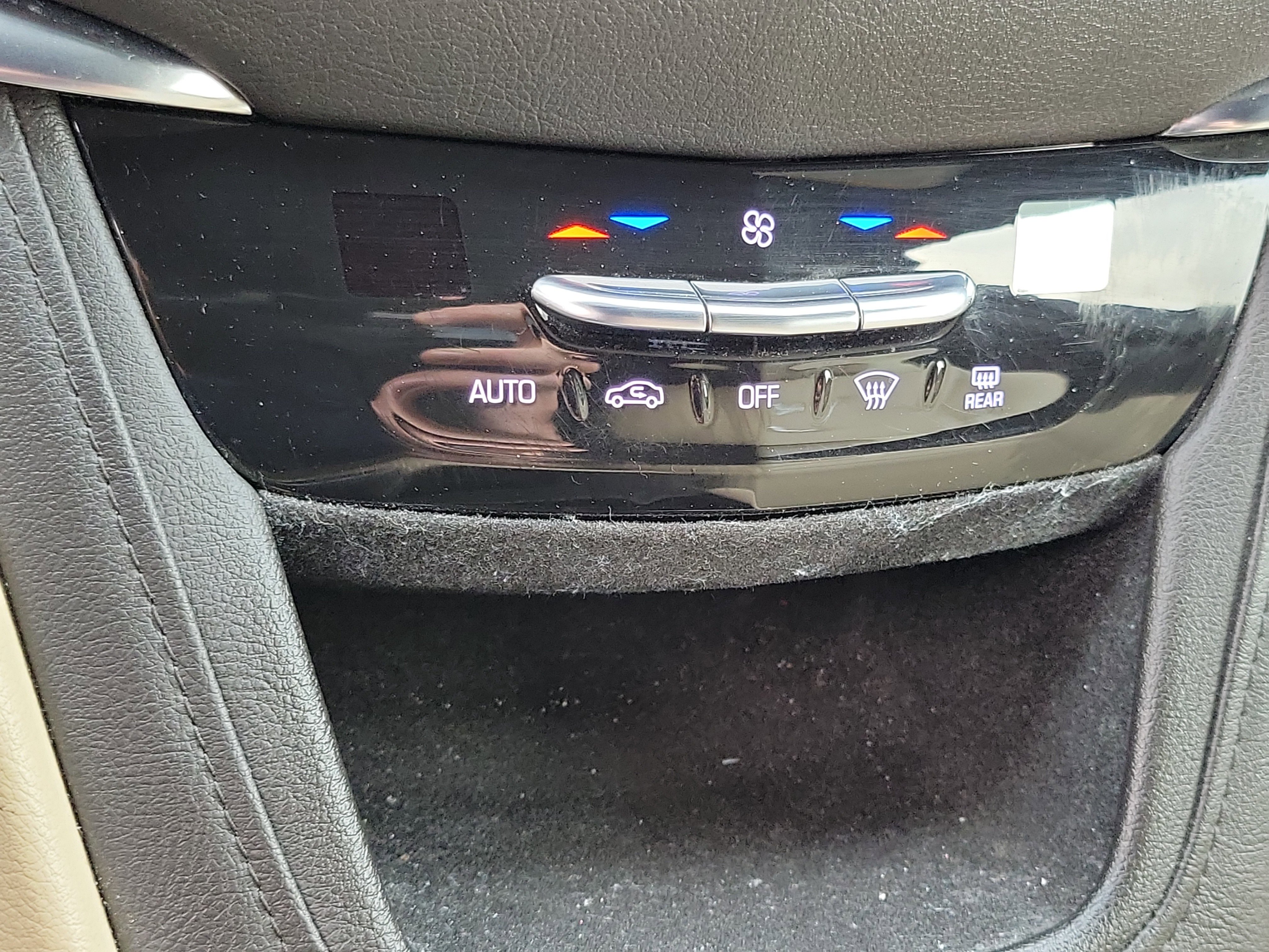 Used 2019 Cadillac XT5 FWD image 18