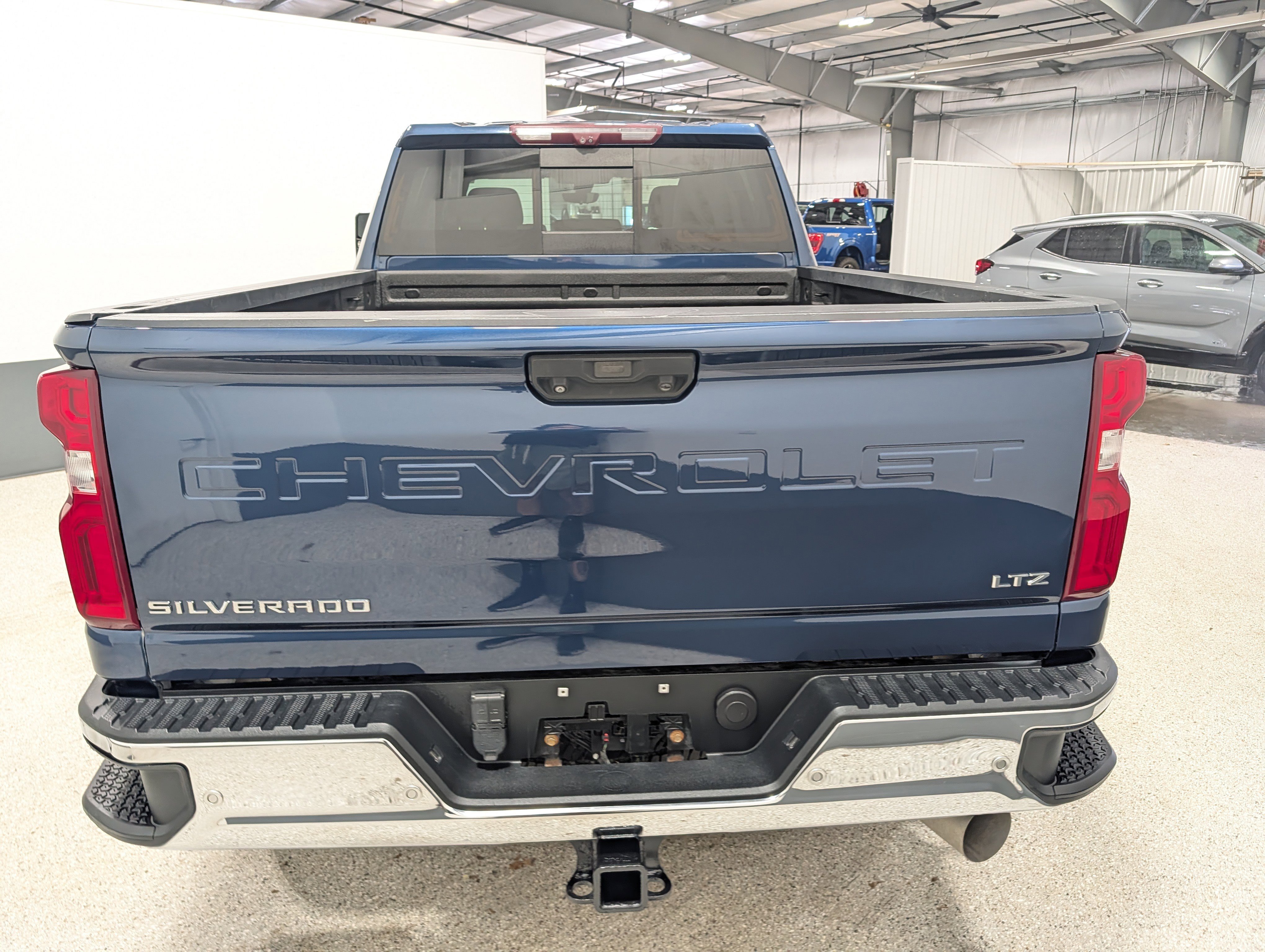 Used 2020 Chevrolet Silverado 2500 LTZ w/ LTZ Premium Package AWD/4WD image 4