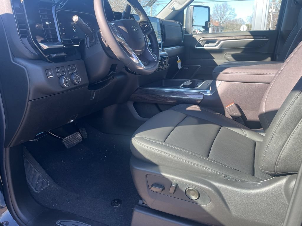 New 2026 Chevrolet Silverado 3500 LTZ w/ LTZ Plus Package AWD/4WD image 11
