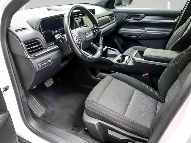 Used 2025 GMC Terrain Elevation FWD image 9