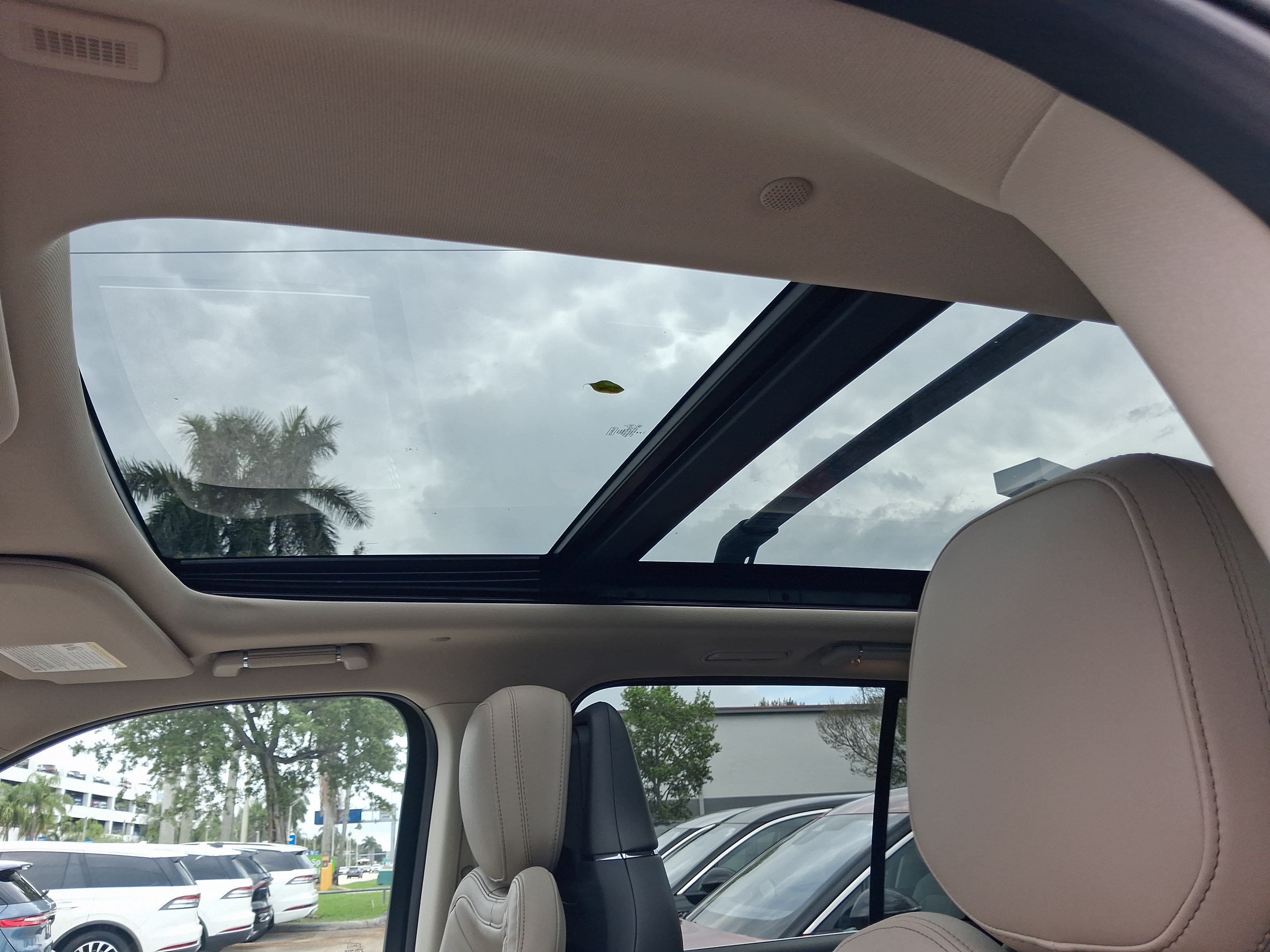 Used 2023 Lincoln Navigator L Reserve RWD image 13