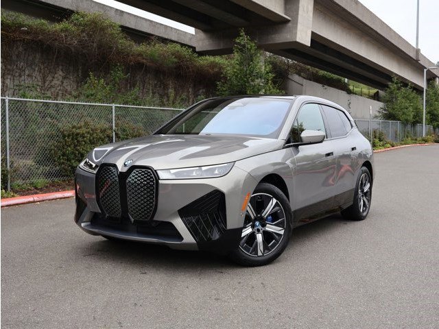 Used 2023 BMW iX xDrive50 w/ Sport Package AWD/4WD image 1