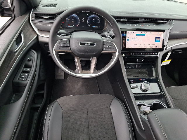 New 2026 Jeep Grand Cherokee Altitude AWD/4WD image 8