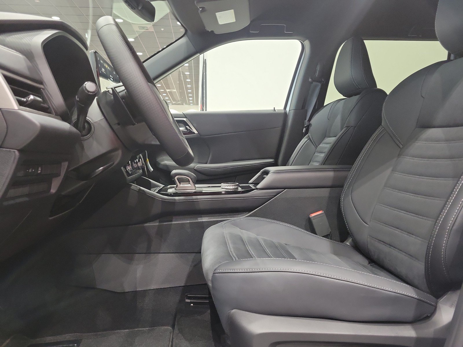 New 2026 Mitsubishi Outlander LE FWD image 20
