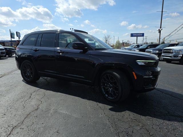 Used 2024 Jeep Grand Cherokee Summit image 9