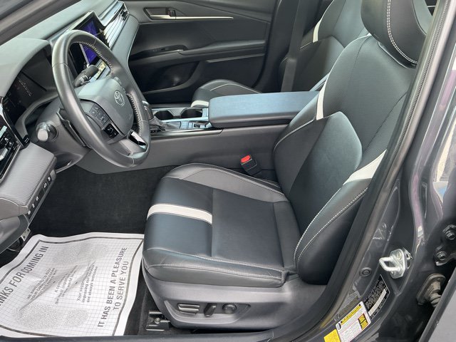 Used 2025 Toyota Camry SE FWD image 14