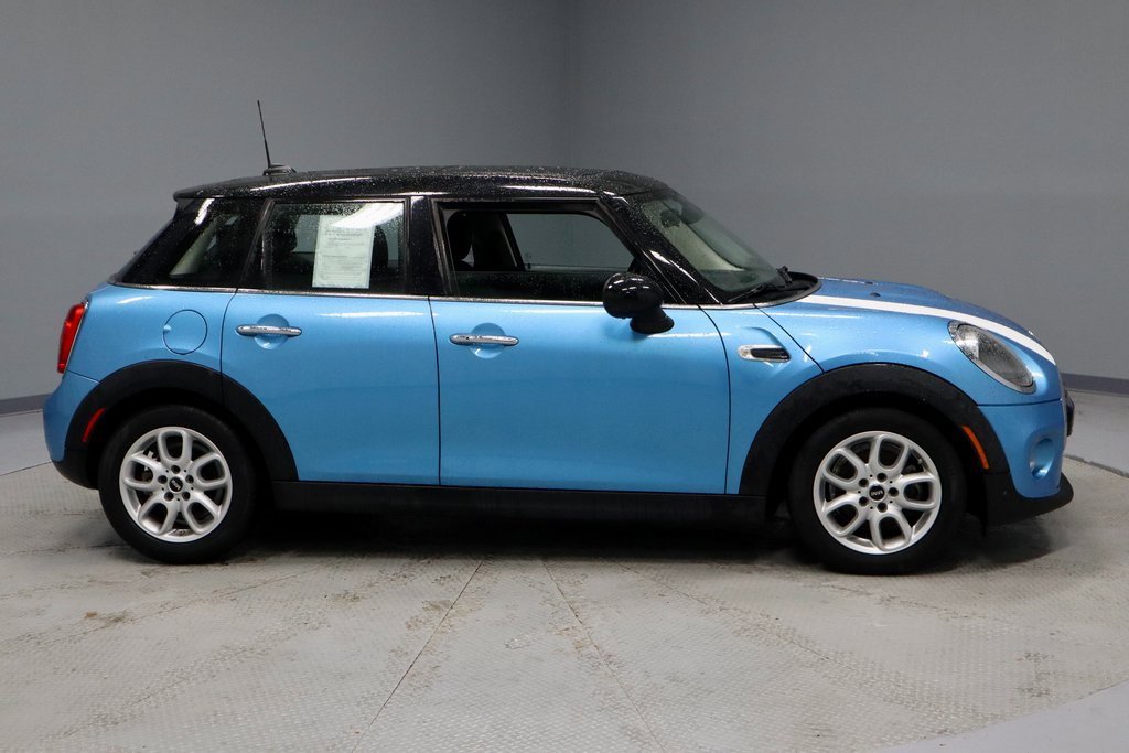 Used 2019 MINI Cooper 4-Door Hardtop w/ Signature Upholstery Package image 12