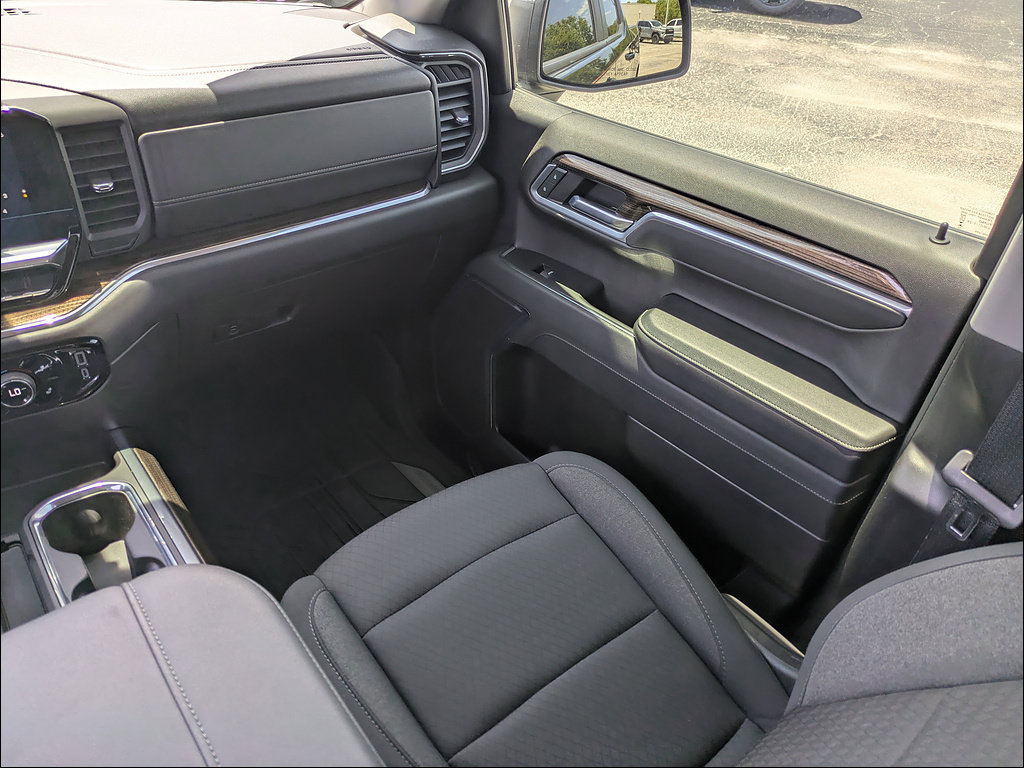 Used 2023 Chevrolet Silverado 1500 LT AWD/4WD image 15