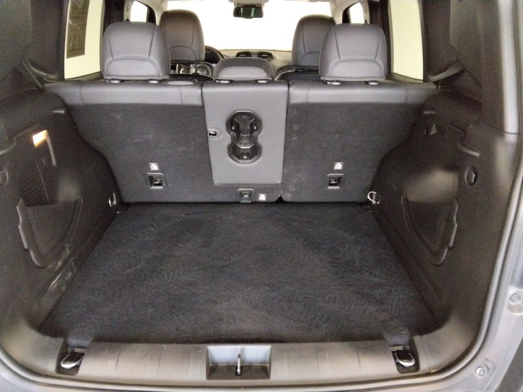 Used 2020 Jeep Renegade Limited w/ Safety and Security Group AWD/4WD image 10