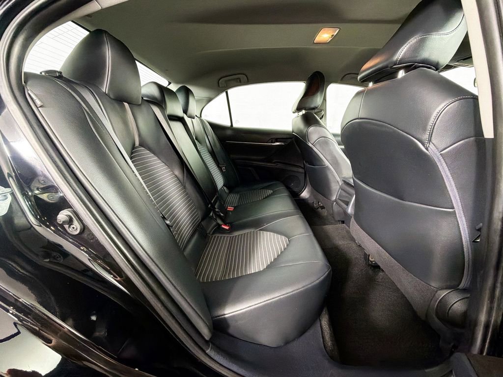 Used 2021 Toyota Camry SE image 26