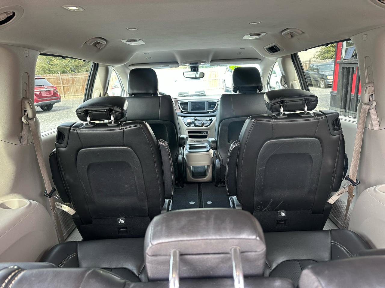 Used 2020 Chrysler Voyager Lxi FWD image 8