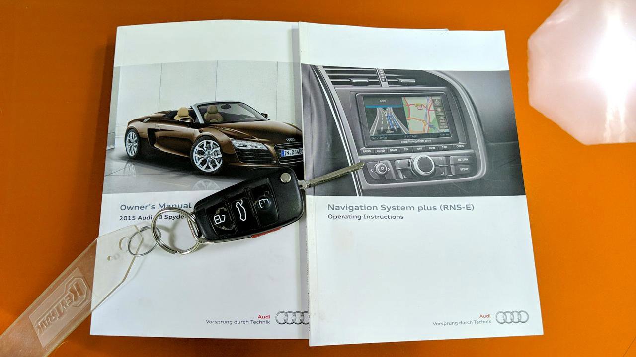 Used 2015 Audi R8 V8 w/ Full Leather Package image 28