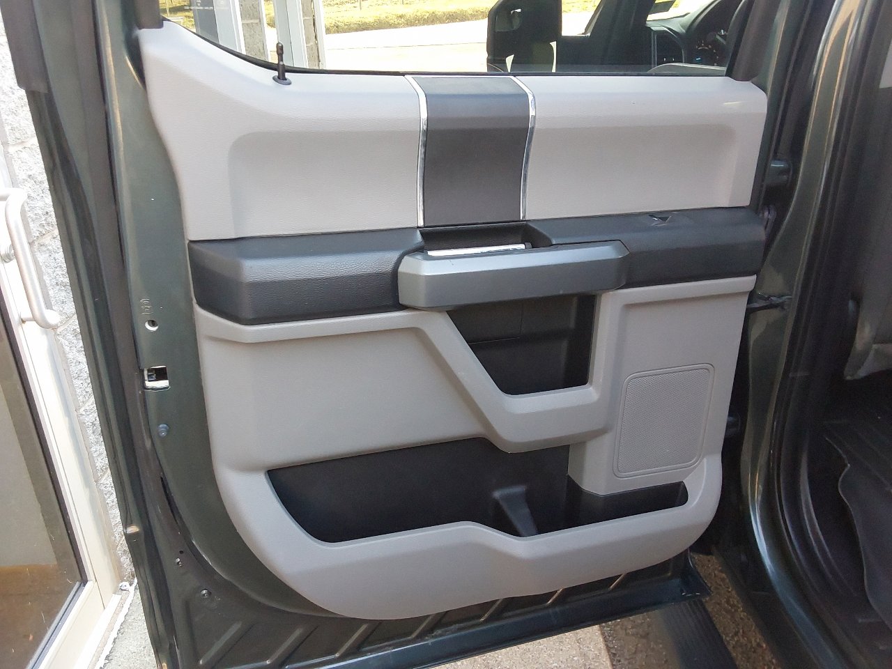 Used 2018 Ford F150 XLT image 28