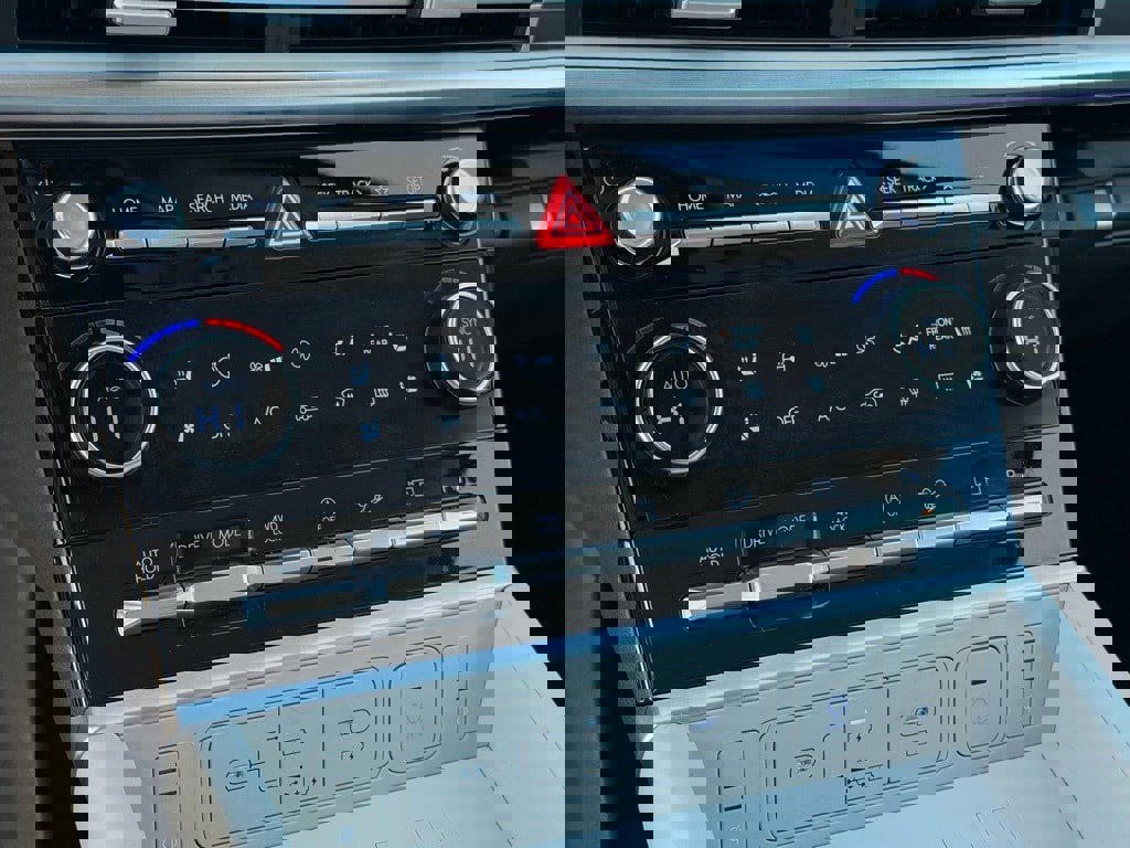 Used 2024 Hyundai Santa Fe Calligraphy image 17