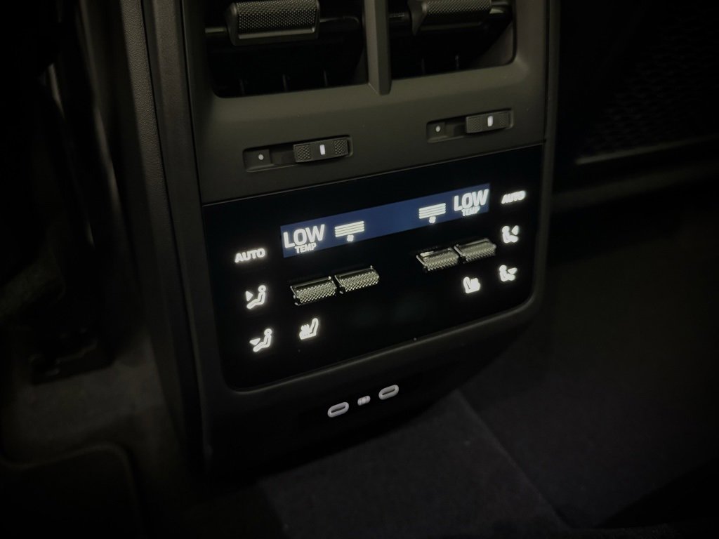 New 2025 Porsche Macan 4 Electric image 29