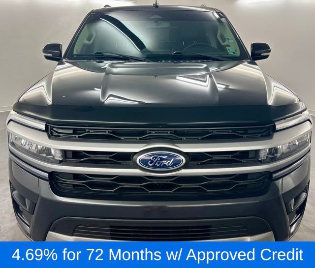 Used 2023 Ford Expedition XLT image 2