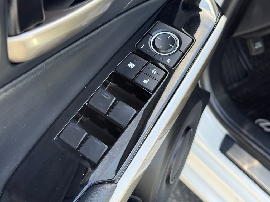 Used 2017 Lexus IS 200t RWD image 12