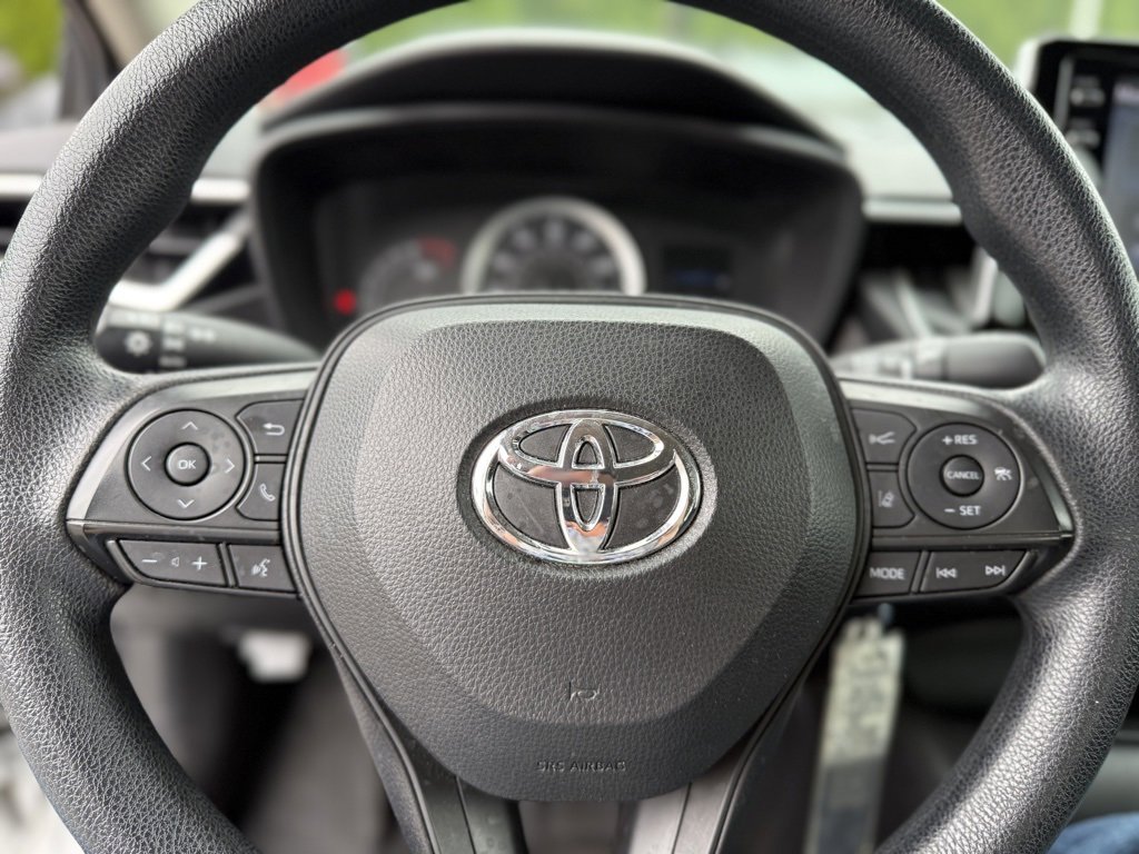 Used 2021 Toyota Corolla LE image 19