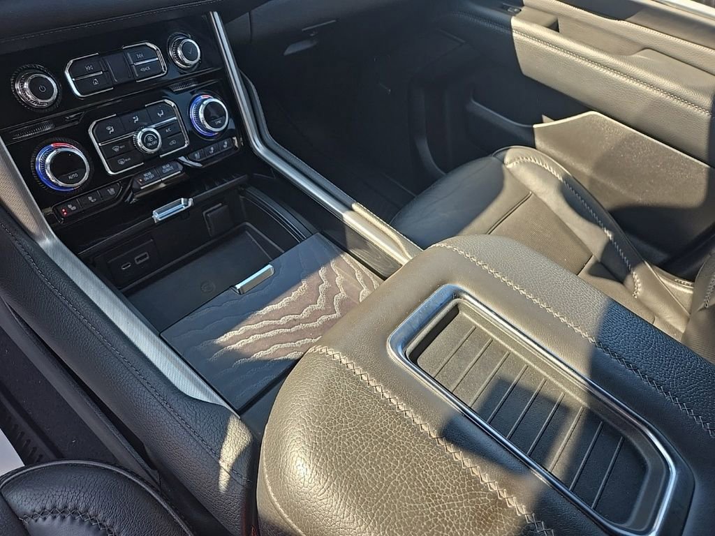 Used 2022 GMC Yukon XL Denali image 26