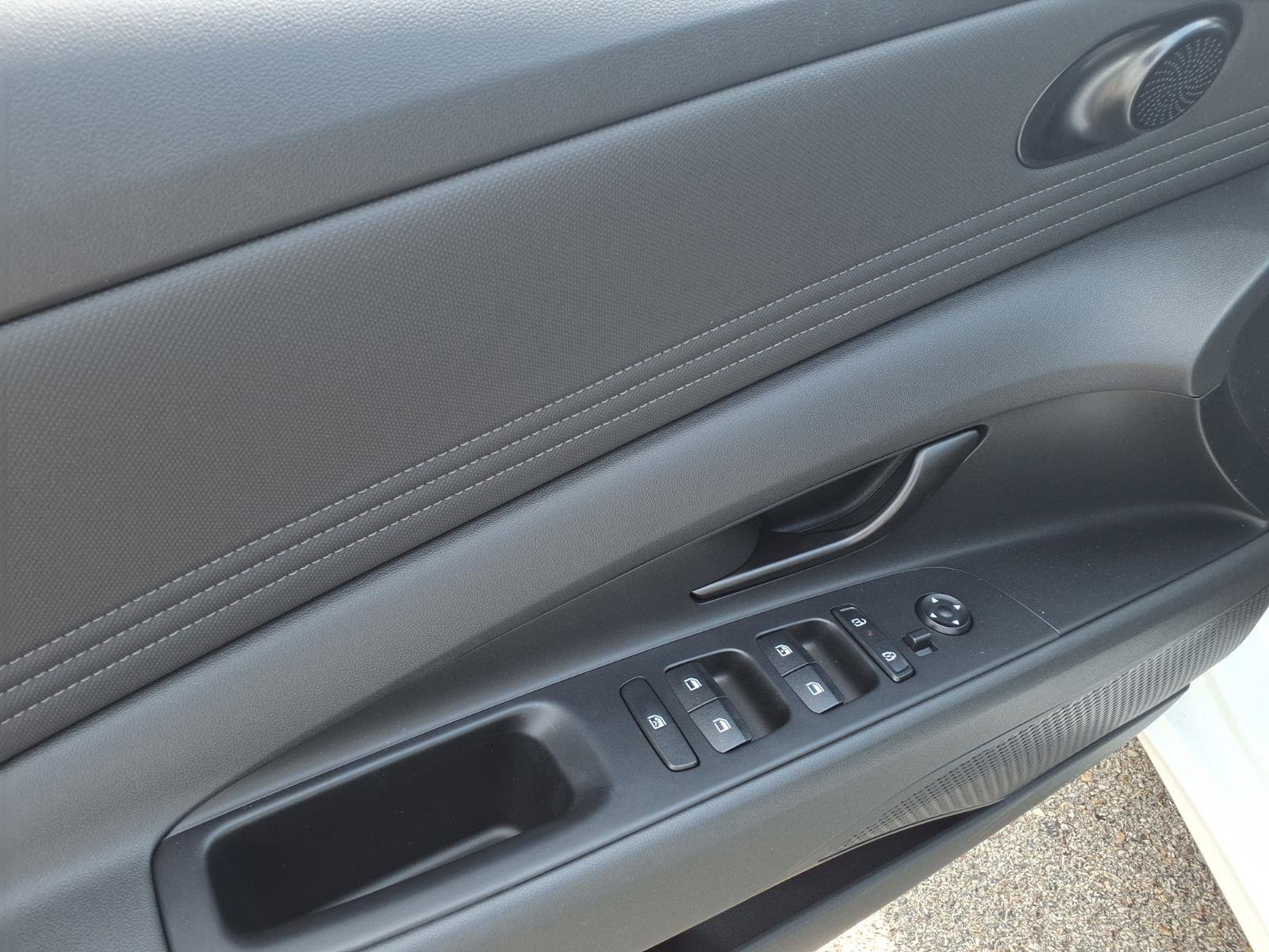 New 2026 Hyundai Elantra SEL Sport Premium FWD image 9