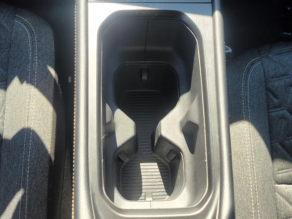Used 2025 Nissan Kicks SV AWD/4WD image 30