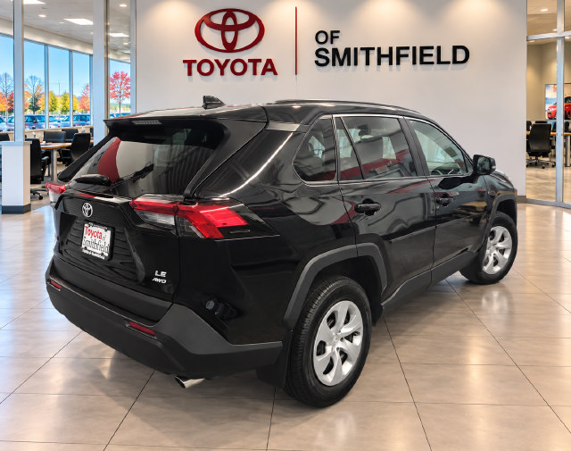 Used 2025 Toyota RAV4 LE AWD/4WD image 5
