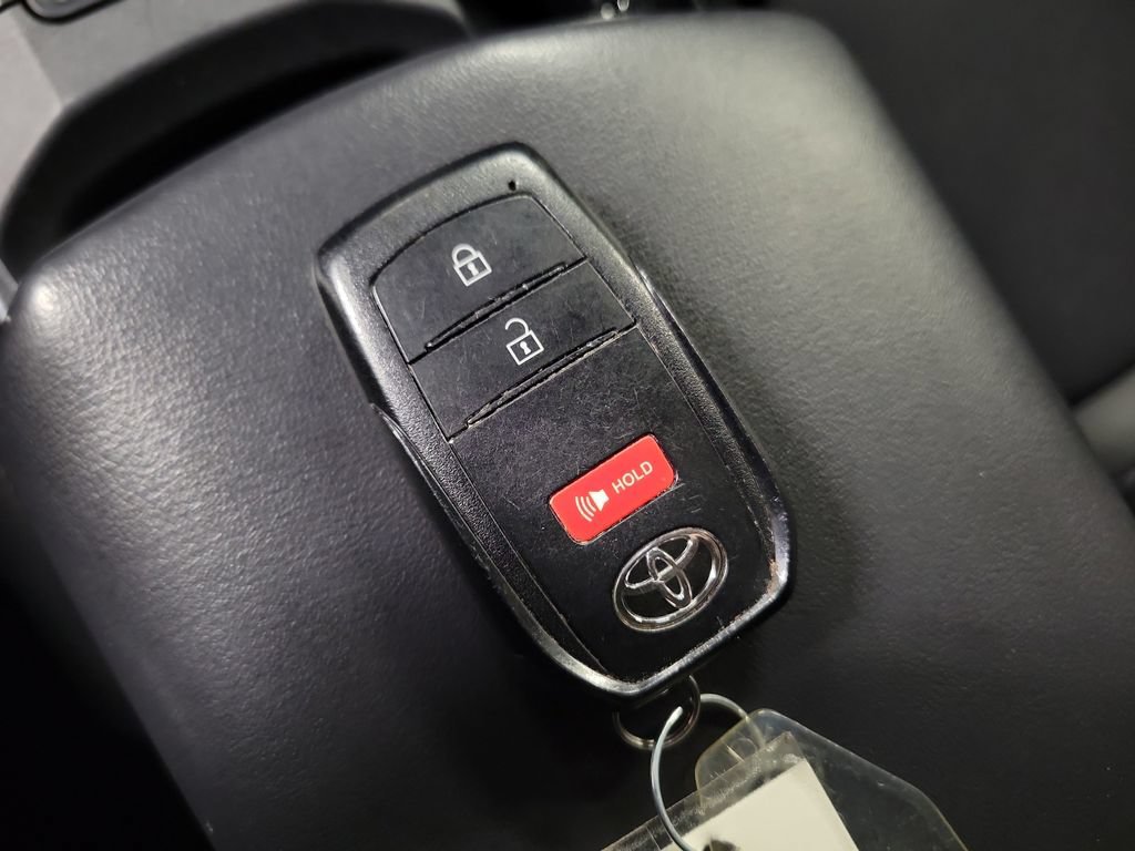 Used 2023 Toyota Prius XLE AWD/4WD image 19