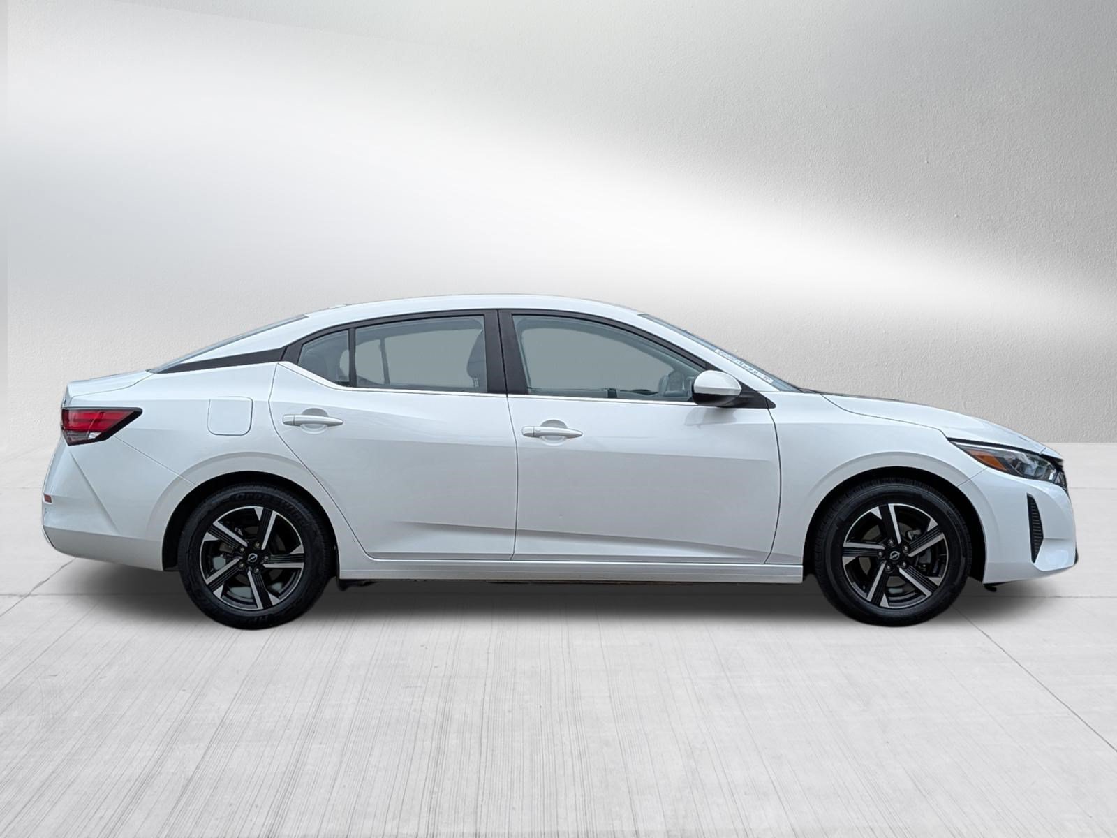 Used 2024 Nissan Sentra SV FWD image 8