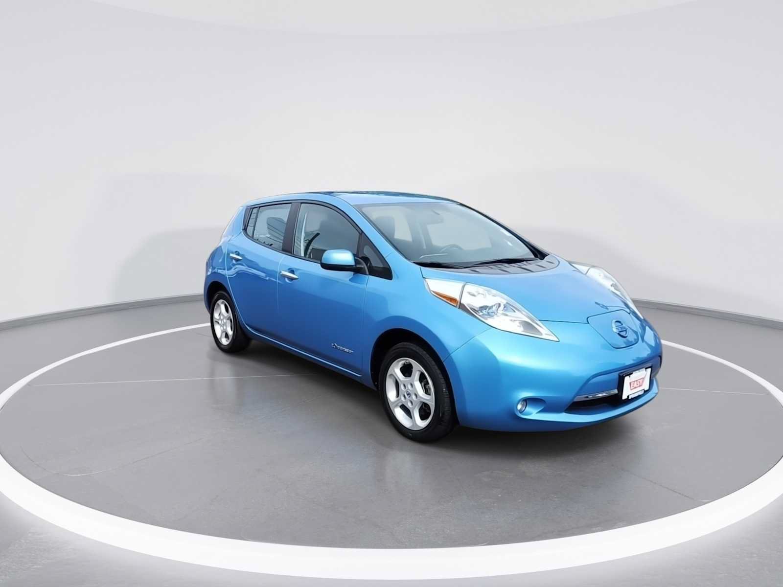 Used 2013 Nissan Leaf SV w/ LED & Quick Charge Pkg FWD image 2