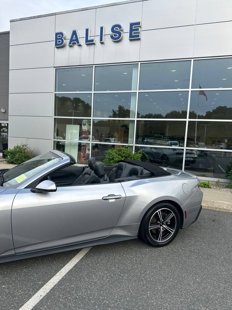 Used 2024 Ford Mustang Premium RWD image 3