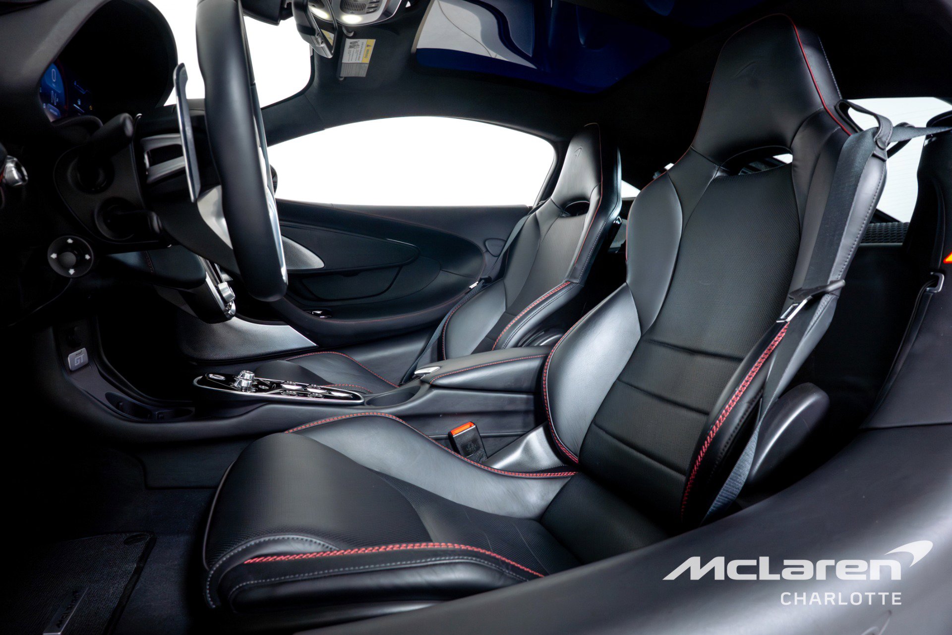 Used 2023 McLaren GT RWD image 11