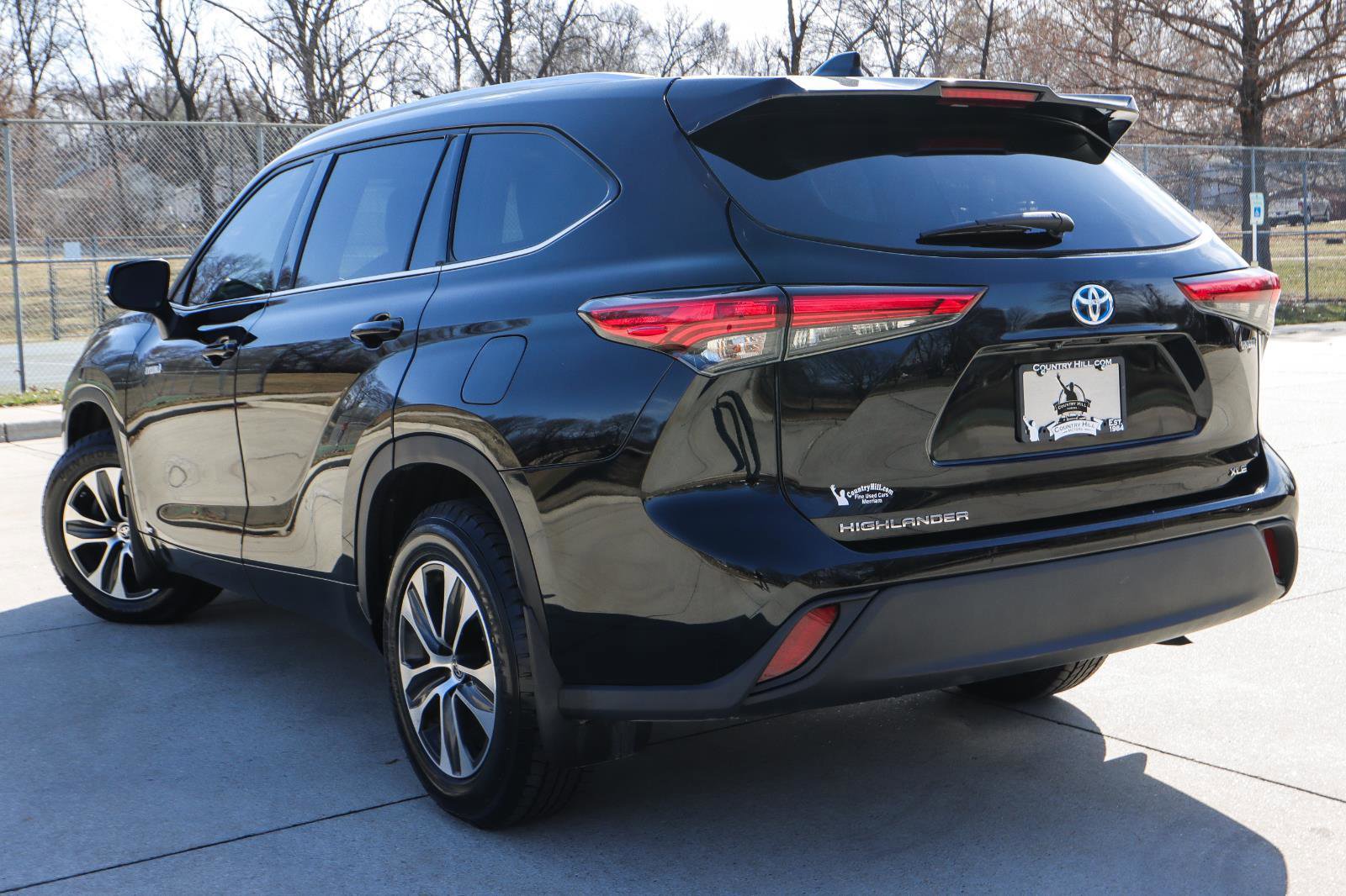 Used 2021 Toyota Highlander XLE image 19