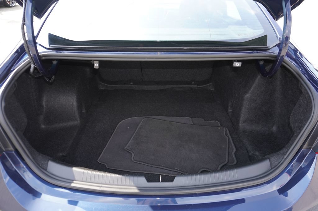 Used 2022 Chevrolet Malibu LT FWD image 25
