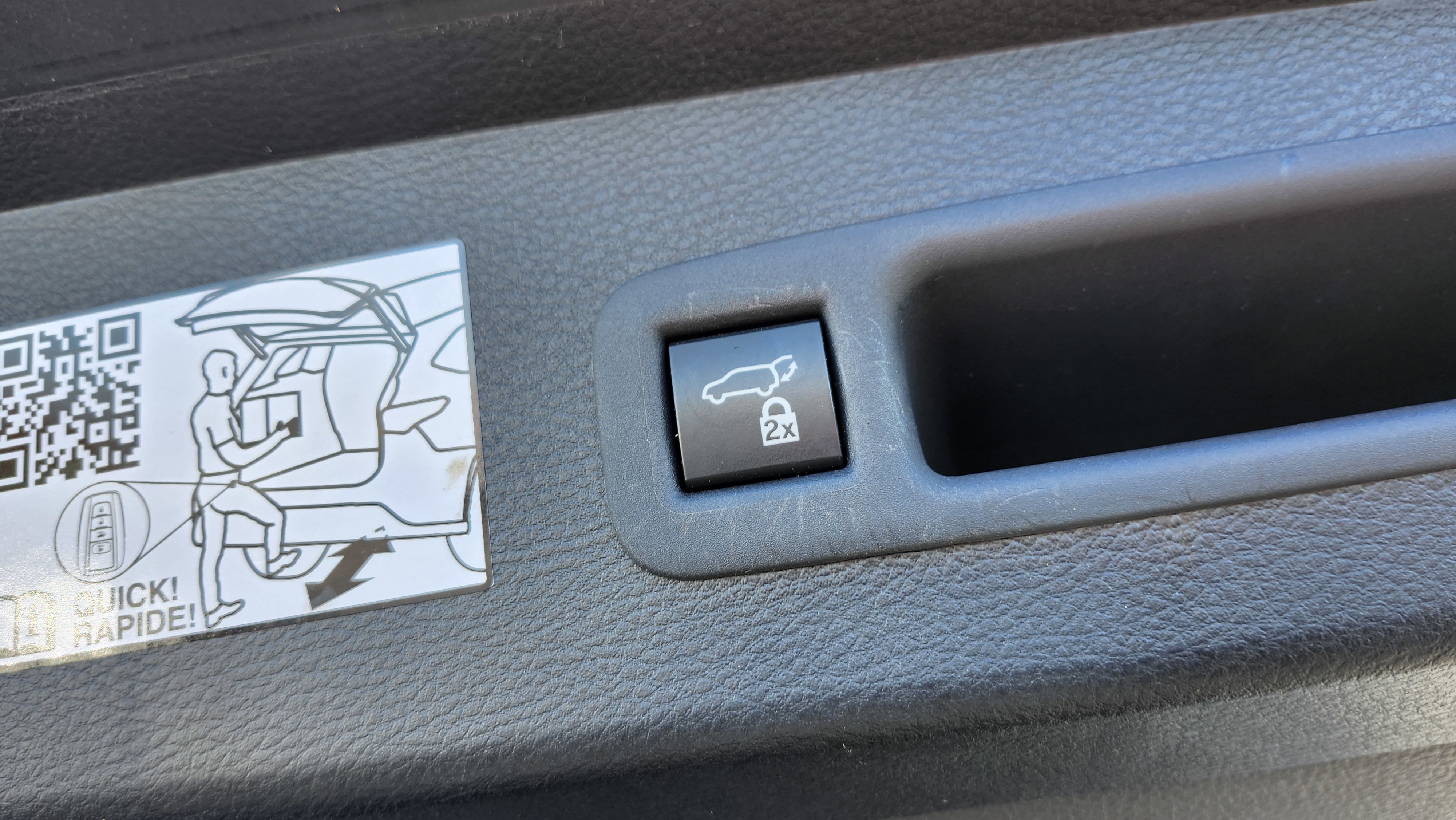 Used 2024 Toyota Sienna XLE w/ XLE Plus Package image 23