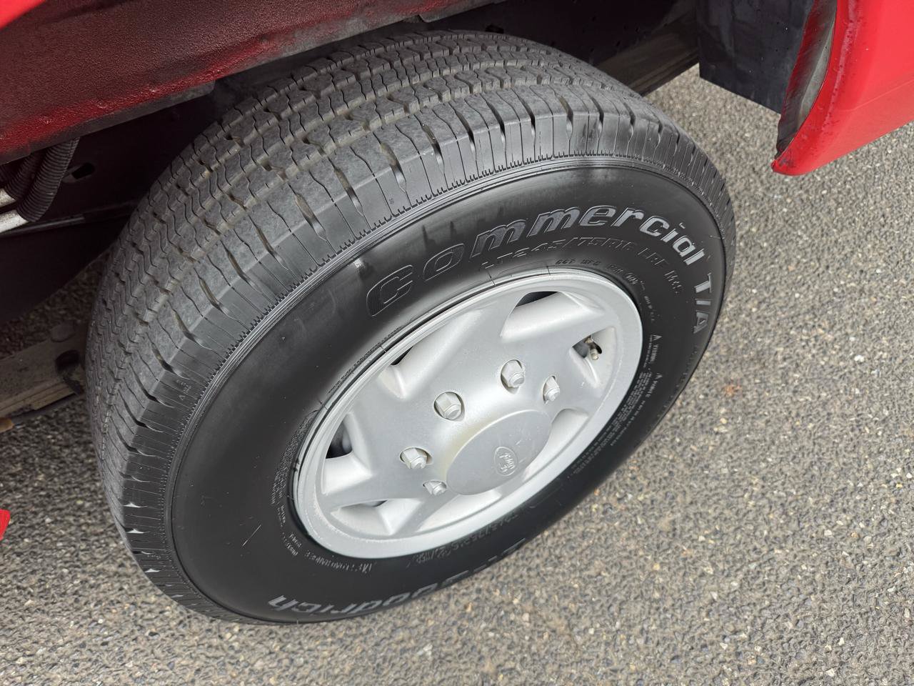 Used 2006 Ford E-350 and Econoline 350 XLT RWD image 28
