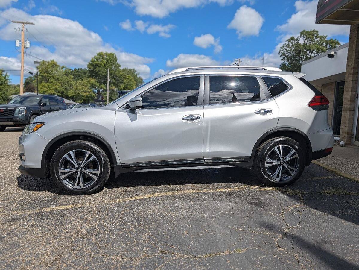 Used 2017 Nissan Rogue SL w/ SL Premium Package AWD/4WD image 6