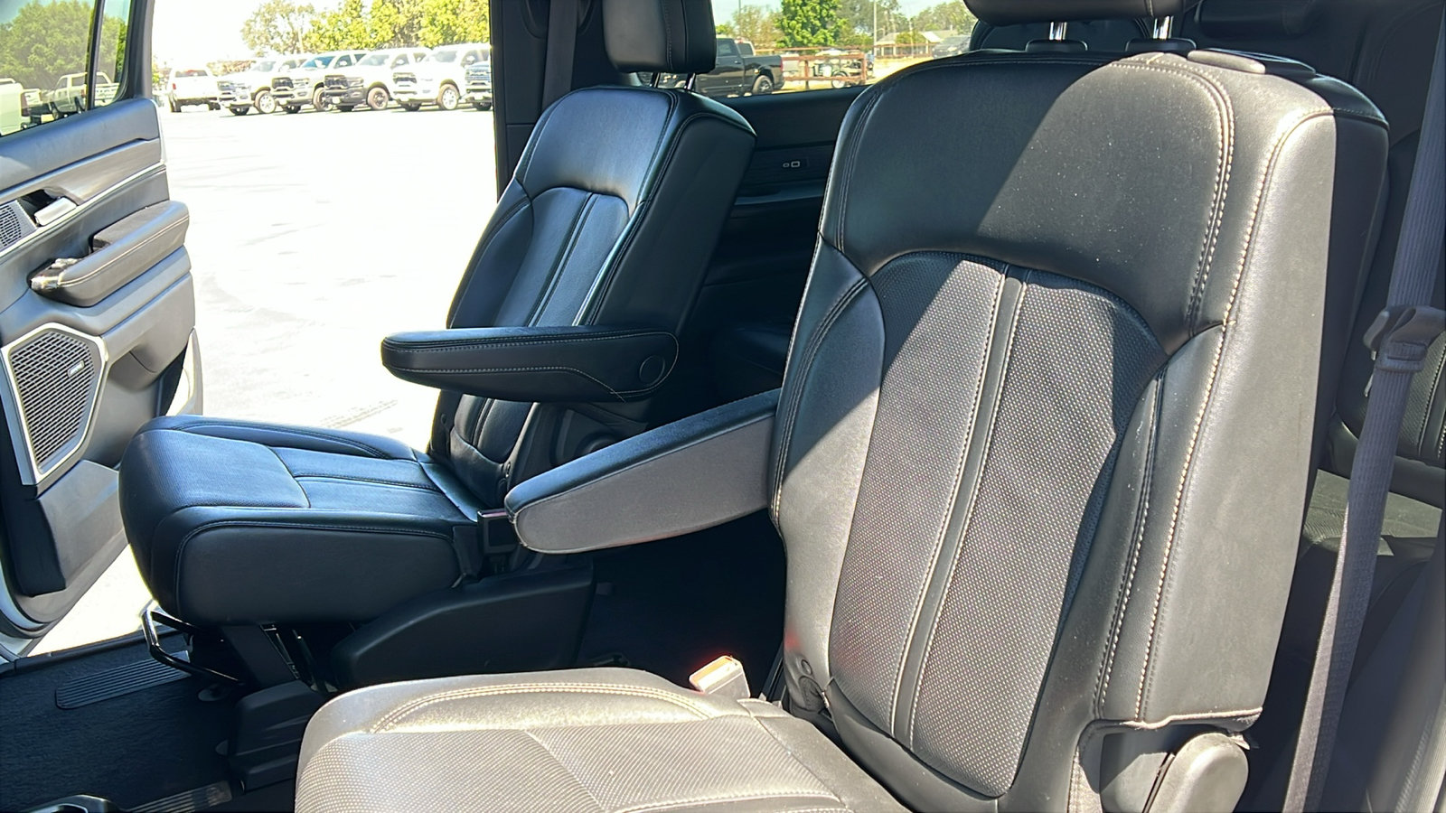 Used 2024 Jeep Wagoneer Series II AWD/4WD image 21