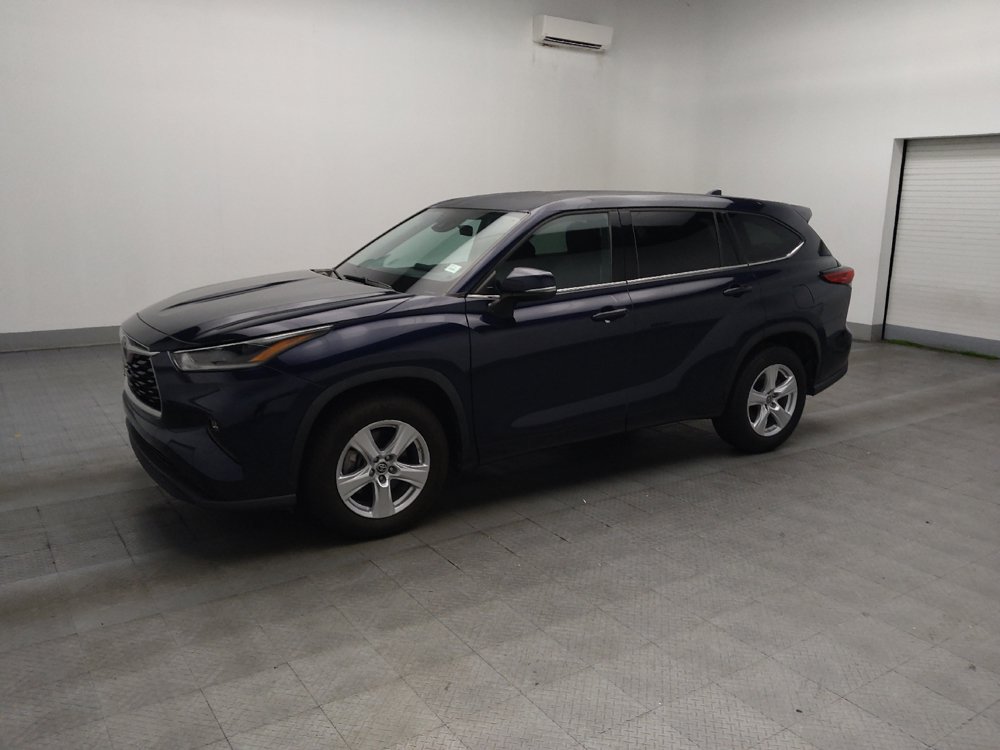 Used 2021 Toyota Highlander LE FWD image 2