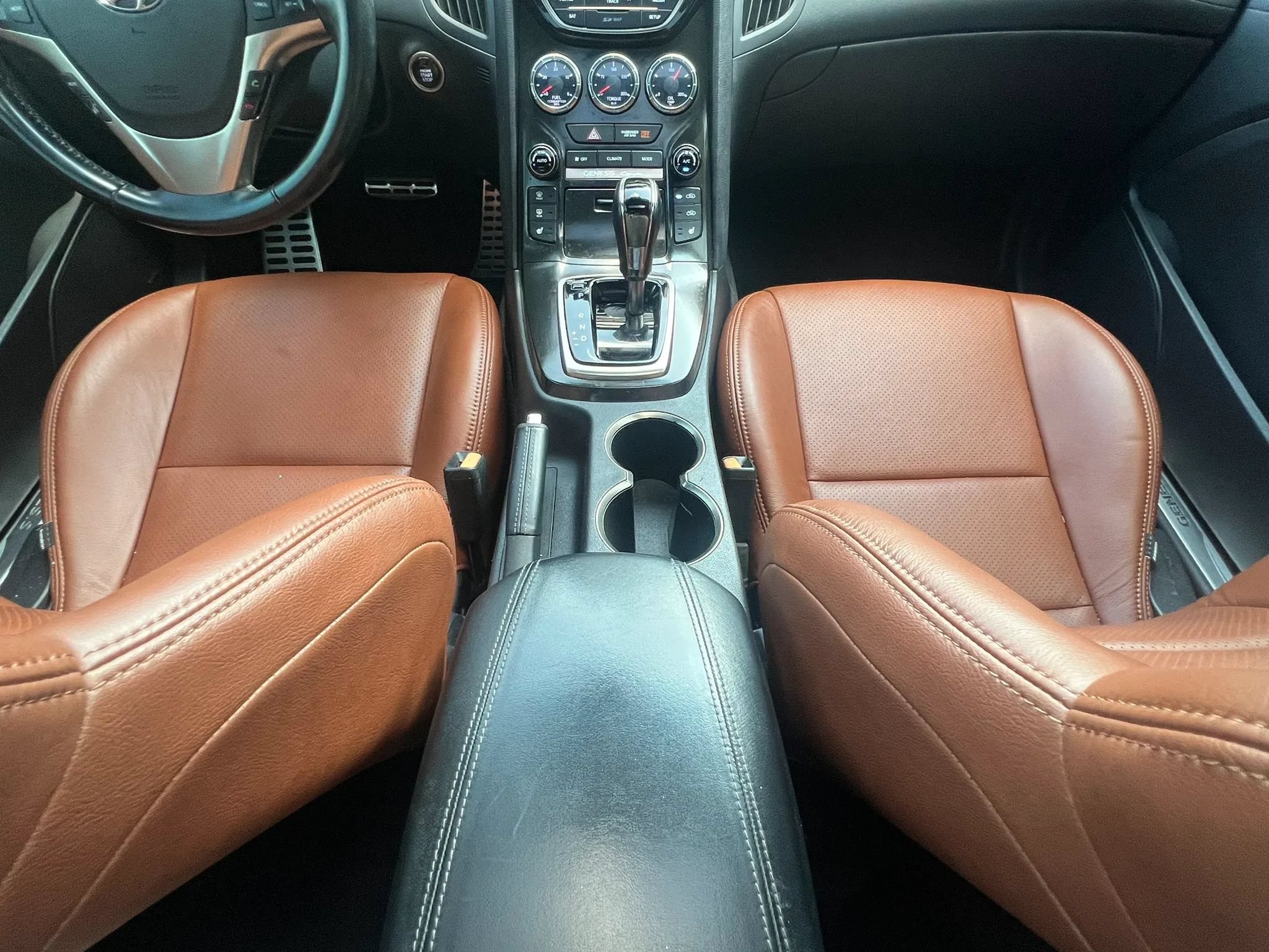 Used 2016 Hyundai Genesis Coupe 3.8 RWD image 30