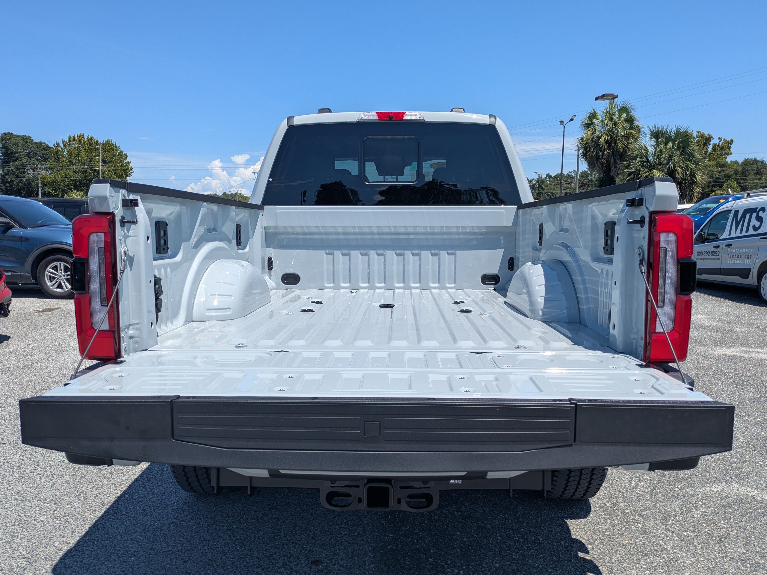 New 2026 Ford F350 Platinum w/ Platinum Plus Package AWD/4WD image 13