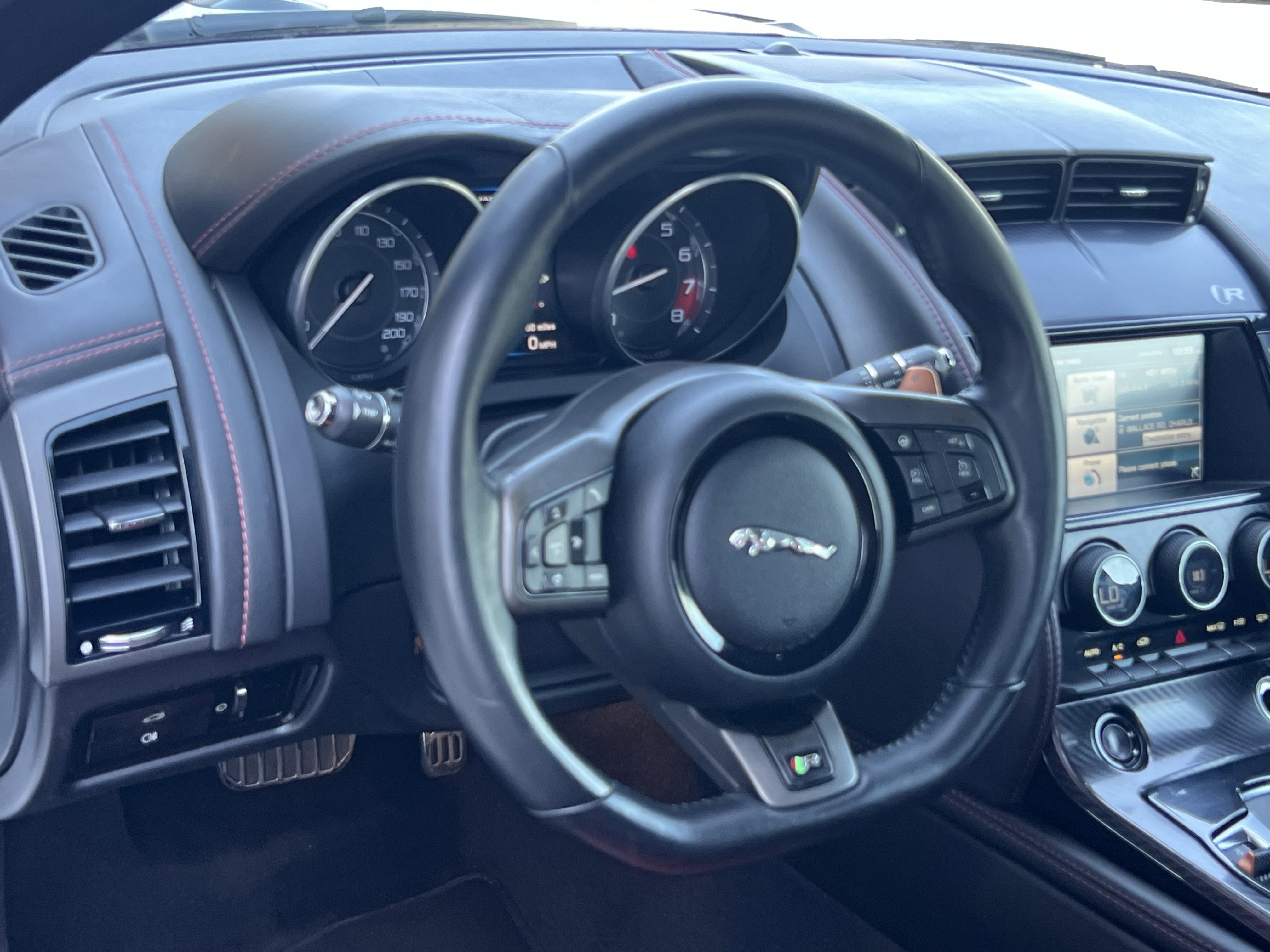 Used 2015 Jaguar F-TYPE R image 21