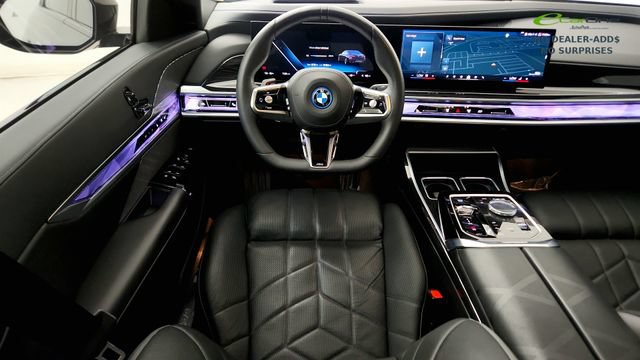 Used 2025 BMW i7 xDrive60 w/ Executive Package RWD image 52
