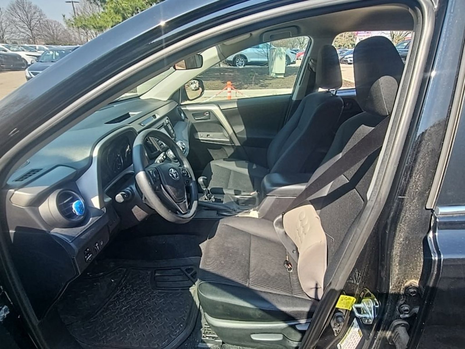 Used 2018 Toyota RAV4 LE w/ All Weather Liner Package image 7